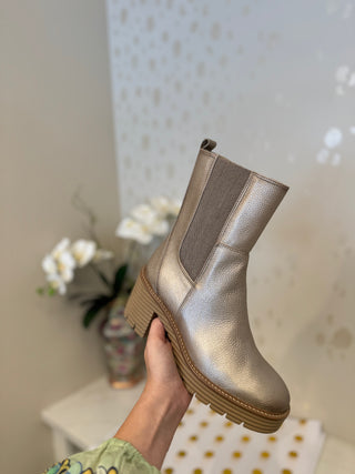 Softwaves | Margo Boot | Metal Oro