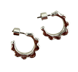 Smith & Co. | Scalloped Mini Hoop