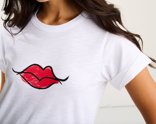 Lisa Todd | Kiss and Make up tee